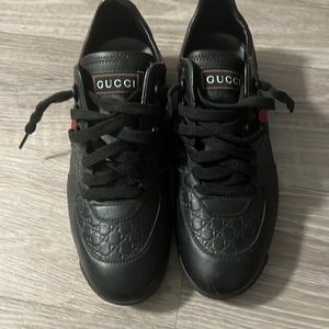 “Authentic” Men’s Size 8 Gucci (8.5us) Gucci Leather Web
Sneaker 'Black'